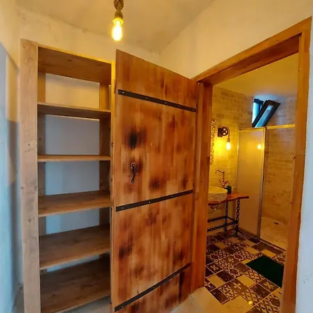 فيلة Vinograd Kalkan